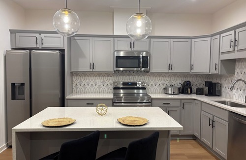 Nashville House | Luxurious 3-bedroom townhome centrally located in fabulous Nashville
