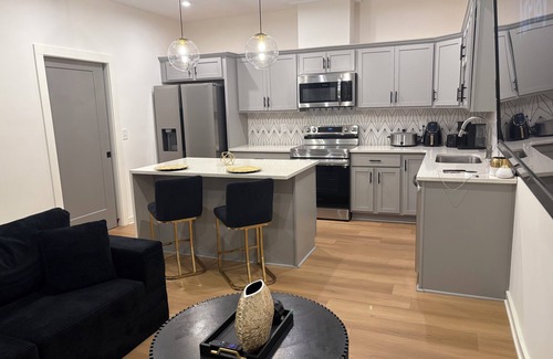 Nashville House | Luxurious 3-bedroom townhome centrally located in fabulous Nashville