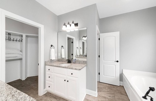 Normal House | Luxurious, 3-Bedroom home – 5 mins from entertainment district!