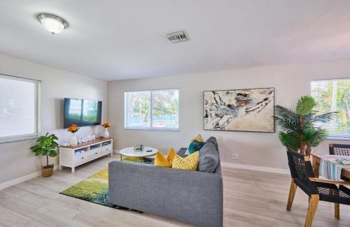 Singer Island Apartment | Luxurious 3 Bedroom on the Intracoastal