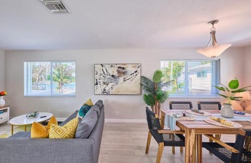 Singer Island Apartment | Luxurious 3 Bedroom on the Intracoastal