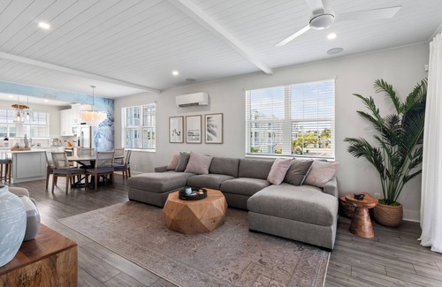 Cortez House | Luxurious 3BR Home Near IMG & AMI Beaches