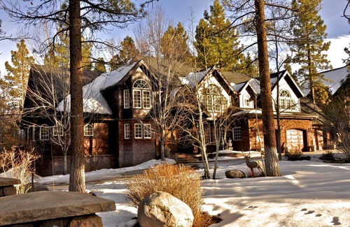 Fox Farm House | Luxurious 4,000 Sq Ft Estate. Ideal for Vacations