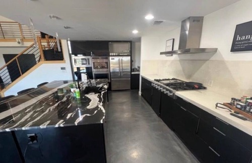 South Oklahoma City House | Luxurious 4 Bedroom House