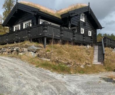 Atra House | Luxurious 4 bedroom Mountain Cabin with Gaustatoppen View