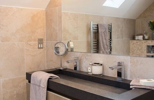 Kenmare House | Luxurious 4 bedroomed holiday home in a quiet area