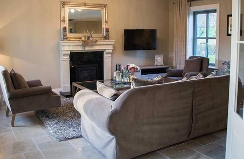 Kenmare House | Luxurious 4 bedroomed holiday home in a quiet area