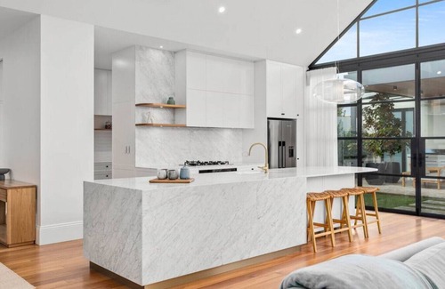 Unley House | Luxurious 4BR 2 BTH light filled whole executive home