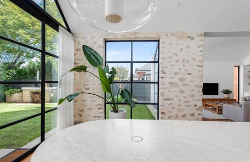 Unley House | Luxurious 4BR 2 BTH light filled whole executive home
