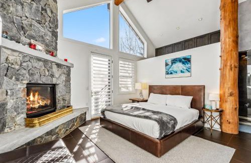 Stonehaven House | Luxurious 4BR Retreat with Hot Tub Near Gold Course