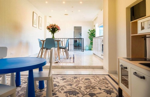 Marbella Apartment | Luxurious 5 Bdrms Penthouse, Hot Tub, Golden Mile!