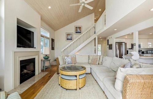 Sussex County House | Luxurious 5-Bedroom Oceanfront Home in Fenwick