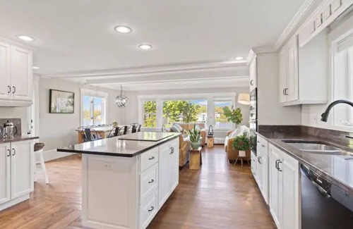 Cape Porpoise House | Luxurious 5 bedroom on the ocean with dock and kayaks