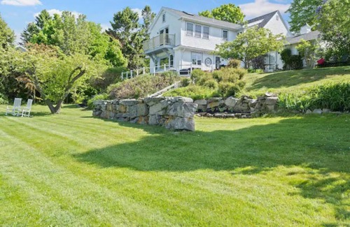 Cape Porpoise House | Luxurious 5 bedroom on the ocean with dock and kayaks