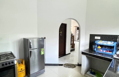 Mirissa Villa | Luxurious 5-bedroom villa with AC, WiFi, kitchen in welcoming Mirissa