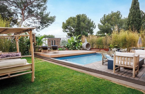 Cassis Villa | Luxurious 5-bedroom villa with WiFi, AC in Cassis, 8 minute walk from beaches