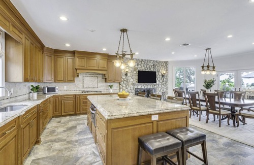 Beach Hampton House | Luxurious Amagansett home perched on a hill, amazing views, exceptional.