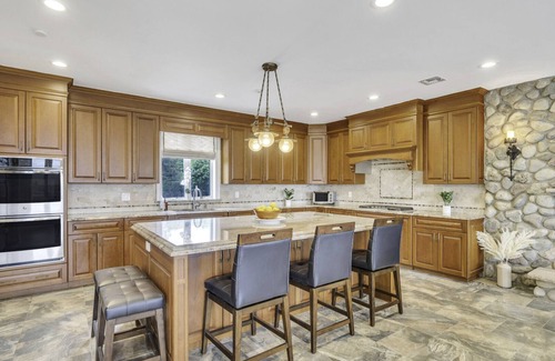 Beach Hampton House | Luxurious Amagansett home perched on a hill, amazing views, exceptional.