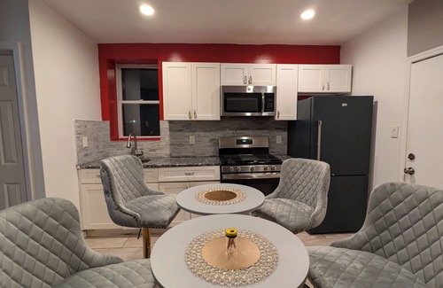 East Orange Apartment | Luxurious and Amazing 2-bedroom apartment with WiFi, AC in amazing East Orange