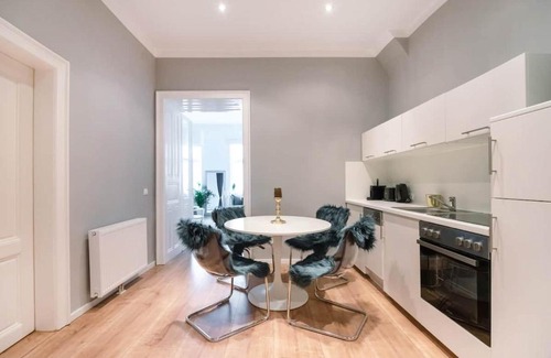 Roßau Apartment | ⍟Luxurious and Bright⍟ 5 min walk to city center (14)