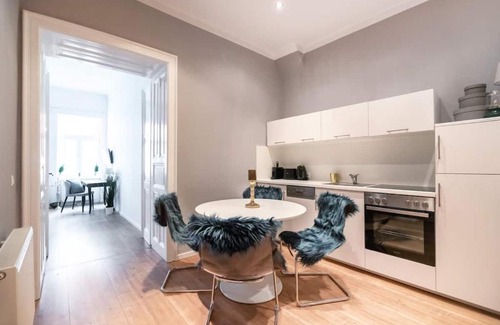 Roßau Apartment | ⍟Luxurious and Bright⍟ 5 min walk to city center (14)