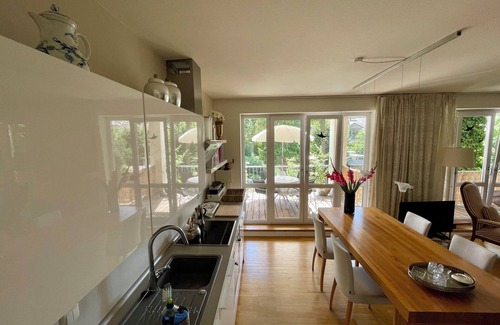 Dresdner Heide Apartment | Luxurious and light-flooded balcony apartment near forest. Central and relaxing