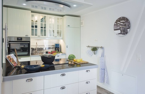 Dagebuell Apartment | Luxurious and martime designed apartment right on the sea