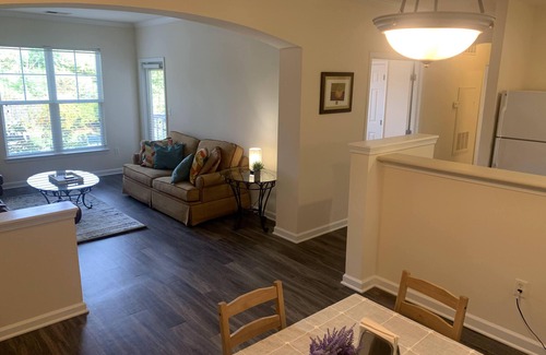 Ballenger Creek Apartment | Luxurious and spacious apartment with office