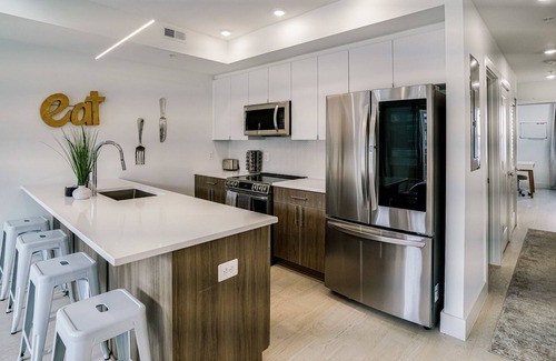 Petworth Condo | Luxurious and stylish 2 bedroom 2 bathroom suite