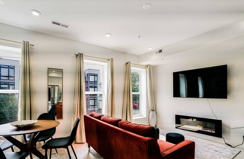Petworth Condo | Luxurious and stylish 2 bedroom 2 bathroom suite