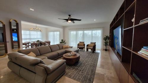 Playa Mujeres Apartment | Luxurious Apartment La Amada Ocean View