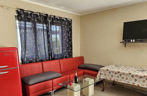 Cavallino House | Luxurious Apartment 'Villa Mariangela' with Shared Pool, Wi-Fi and Air Conditioning
