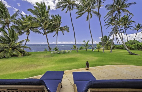 Mokuleia House | Luxurious Beach Front North Shore Home with Panoramic Ocean Views