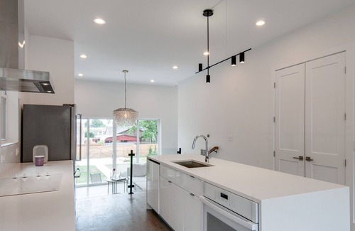 McFerrin Park House | Luxurious brand new home 2 miles from Broadway!
