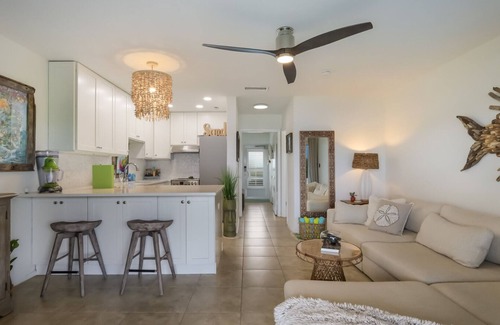 Whitney Beach Condo | Luxurious bungalow in Longboat Key