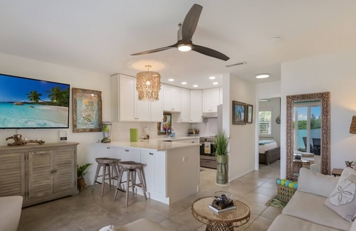 Whitney Beach Condo | Luxurious bungalow in Longboat Key