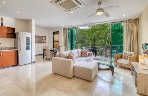 Zazil-ha Apartment | Luxurious condo with pool, fast WiFi, kitchenette & AC - 3 blocks to beach