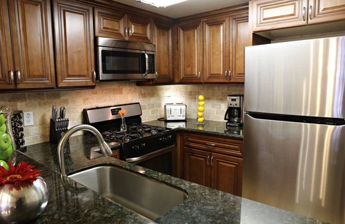 Anaheim Resort Condo | Luxurious Condo: 1/4mi Walk2Disney, Comm. Pool/Spa