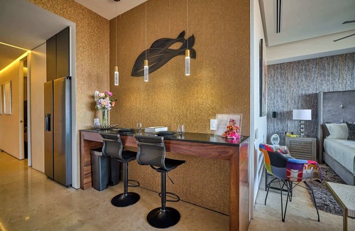Alta Vista Apartment | Luxurious Condo at SOHO with Panoramic Romantic Zone Views