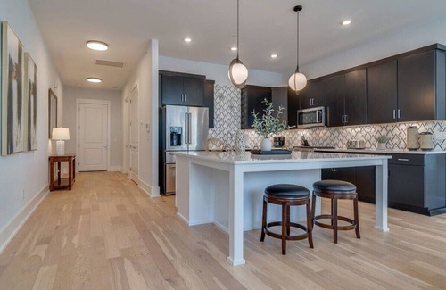 West End Condo | Luxurious Condo Near Vanderbilt and Downtown