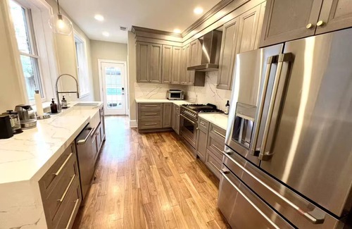 Cardozo House | LUXURIOUS DC ESTATE, BEST LOCATION BLOCK AWAY FROM 14TH/U ST NW W/2 CAR PARKING