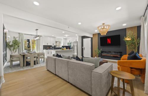 Decatur House | Luxurious Decatur Getaway Game Room and Fire Pit Close to Atlanta