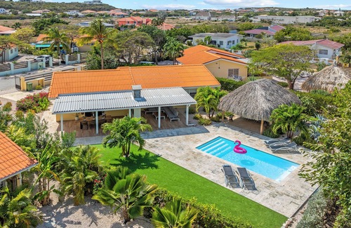 Grote Berg House | Luxurious detached house with private pool and large garden, centrally located.