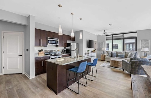Rolling Mill Hill Condo | Luxurious Downton High Floor 2 br 2 bth Condo-#54