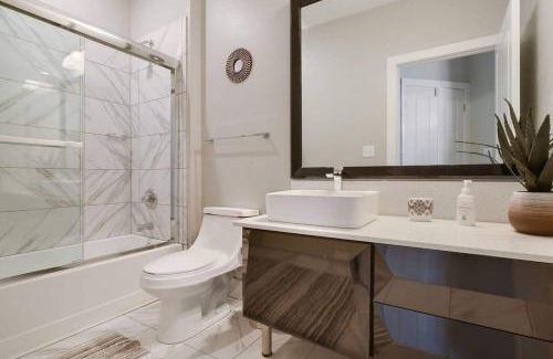 Highlands - Perkins Apartment | Luxurious Downtown Condo