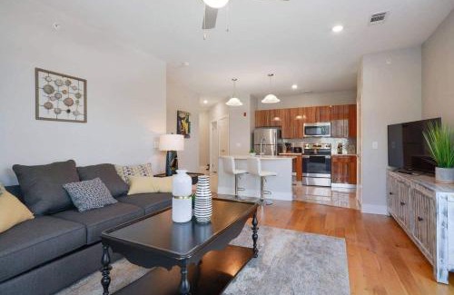 Highlands - Perkins Apartment | Luxurious Downtown Condo