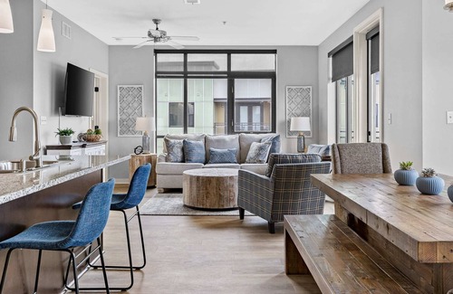 Rolling Mill Hill Condo | Luxurious Downtown Condo 503