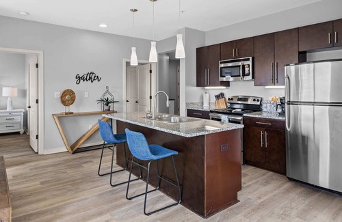 Rolling Mill Hill Condo | Luxurious Downtown Condo 503