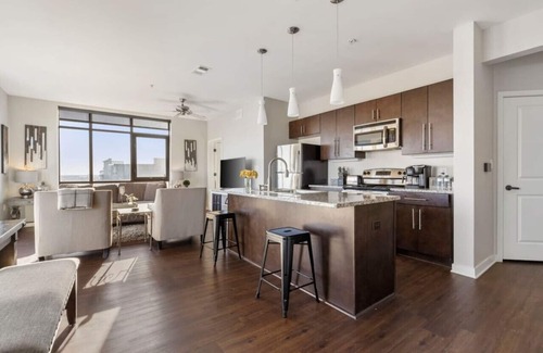 Rolling Mill Hill Condo | Luxurious Downtown Corner Views 2 bed 2bath 61