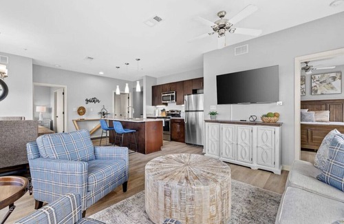 Rolling Mill Hill Condo | Luxurious Downtown Corner unit- 2 Bd2 Bth -#321